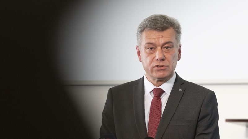 Závěry auditu: Blažek věděl, že bitcoiny nemusí být čisté. Přesto je ministerstvo dál převádělo