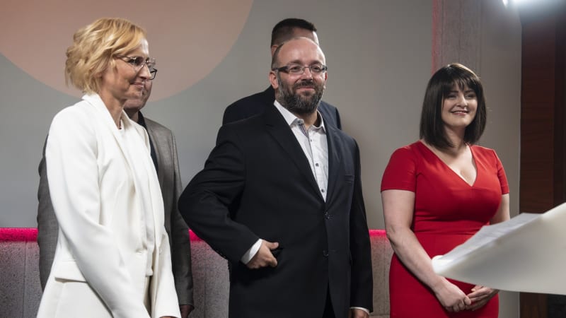 GLOSA: Spor o pseudokoalice ukazuje vyčůranost politiků. Zákon je děravý jako cedník