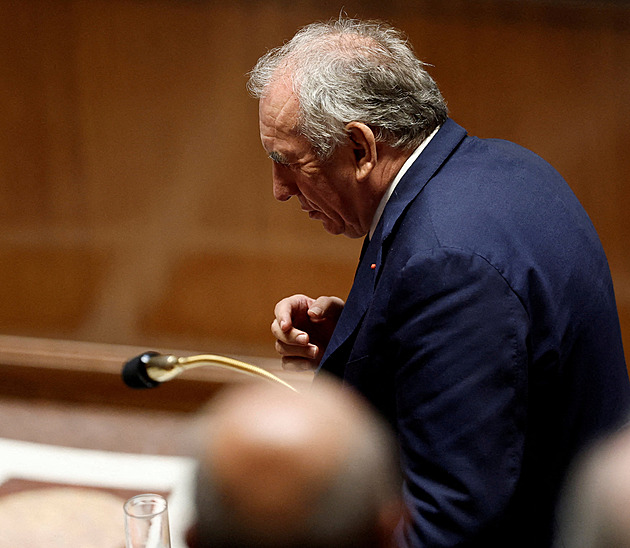 Macron selhal, systém potřebuje revizi. Ale Le Penová lék nepřinese, říká politolog