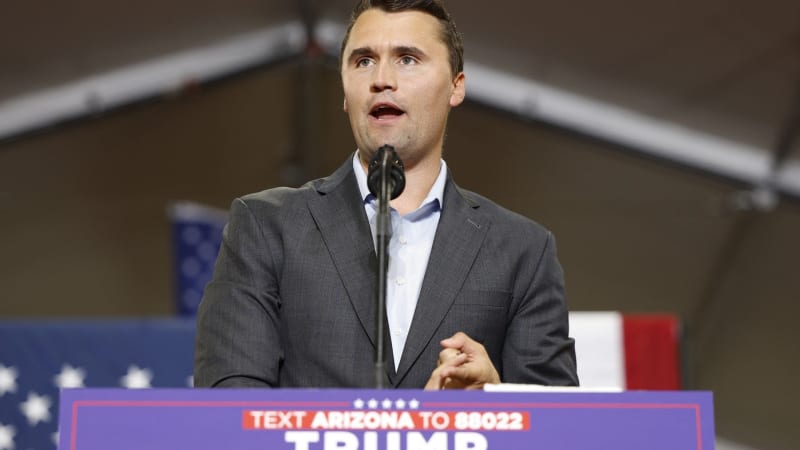 Trumpova aktivistu zastřelili na mítinku. Milovaný Kirk je po smrti, oznámil prezident