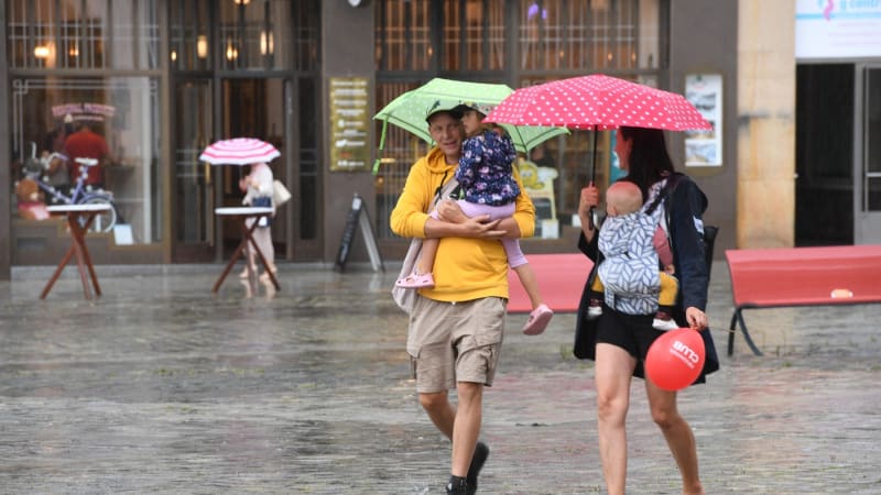 Sledujte RADAR: O víkendu má pršet a objeví se i bouřky. Jsou ale i místa, kde může být hezky