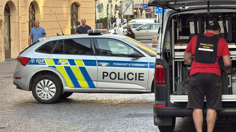 V pražských obchodech jsou otrávené lahve s vodou, hrozí vyděrač. Policie nabádá k opatrnosti