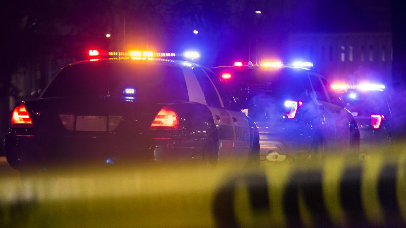 Tragická přestřelka v USA: Tři policisté zemřeli, dva bojují o život. Jeli k domácímu násilí