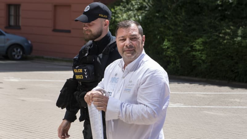 Augustín z kauzy Dozimetr promluvil: Část zakázek DP měla jít politickým stranám