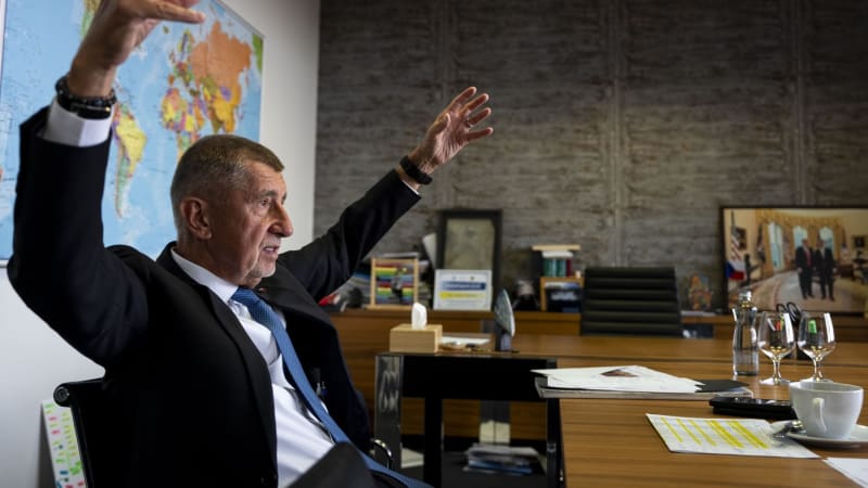 Babiš představil plán osekání Sněmovny: Budeme šetřit, prohlásil. Pak si rýpl do Pekarové