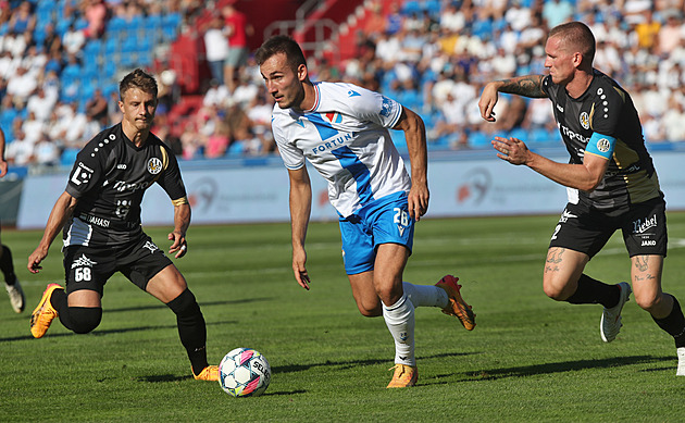 ONLINE: Baník - Hradec 0:0, aktivnější hosté, Budinský vyráží Slončíkovu střelu