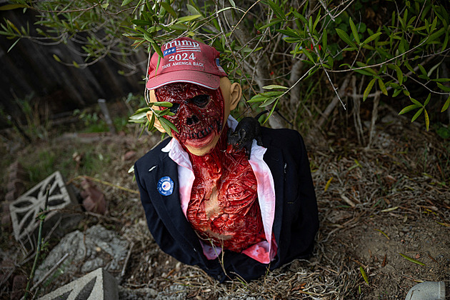 Od vydlabaných dýní k lunaparkům hrůzy. Oslavy Halloweenu v USA už nejsou zábava