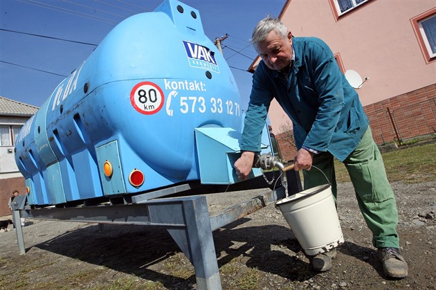 Špatnou vodu na Lounsku bude řešit policie, firma objevila nelegální propojení