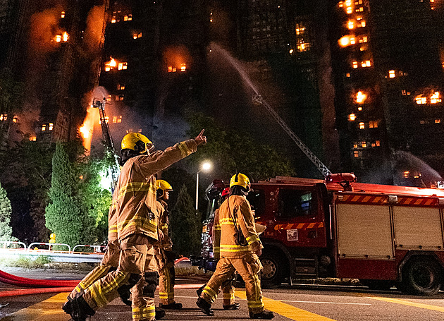 VIDEA TÝDNE: Požár v Hongkongu, učitelka roku tyrankou a brutální rvačka dětí