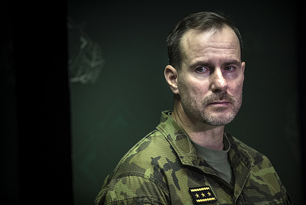 Trest za výrok o letounech L-159? Ministr Zůna zrušil Řehkovi cestu do USA