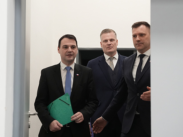 Turek měl letět na Kypr slovenským vládním speciálem, Taraba cestu zrušil