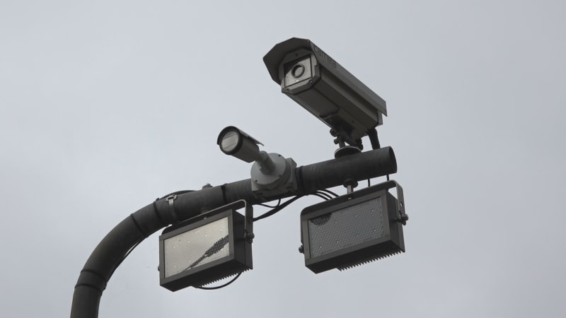 Řítil se kolem německého radaru rychlostí 230 km/h. Řidiče mercedesu čeká tvrdý trest