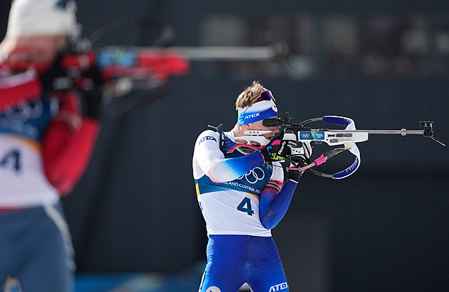 Biatlon na ZOH 2026 ONLINE: Mikyska opět předvedl čistou střelbu, stejně tak Krčmář