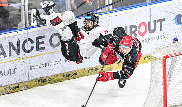 Sparta vybouchla v Hradci, Kladno otočilo s Kometou. Derby pro Třinec, slaví i Plzeň