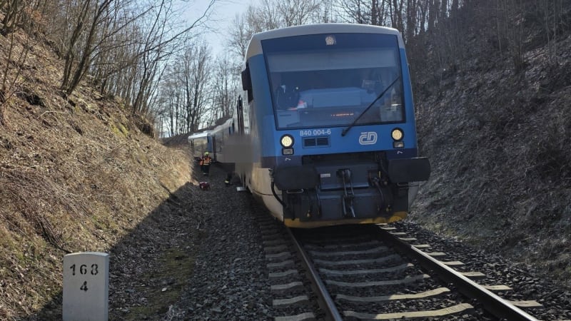 Vlak srazil a zabil člověka. Trať z Liberce do Frýdlantského výběžku je mimo provoz