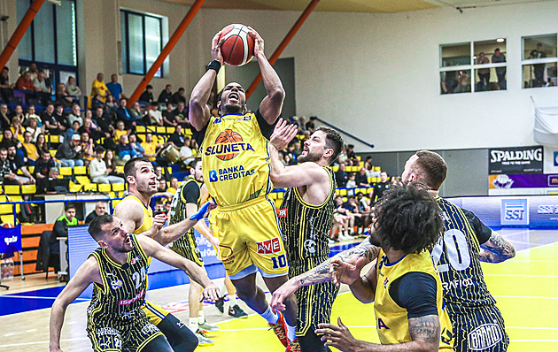 Opava z trojky vládla i padla, výhru Ústí vystřelil Vyoral. Slaví i Písek