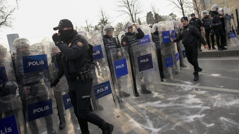 Střelba u izraelského konzulátu v Istanbulu: Několik mrtvých