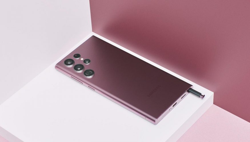 Záhada Galaxy S22 Ultra: uživatelé hlásí, že jejich telefon ovládla tajemná společnost