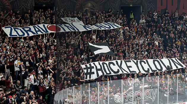 Choreo na Dědka i další ostrá hesla. Emoce mezi Spartou a Pardubicemi neutichají