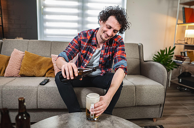 Když odejdu, upije se? Život s alkoholikem je plný nejistot