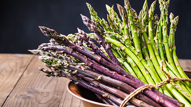 6 receptů z chřestu: Co uvařit a proč po něm máme na záchodě „divný“ pocit?
