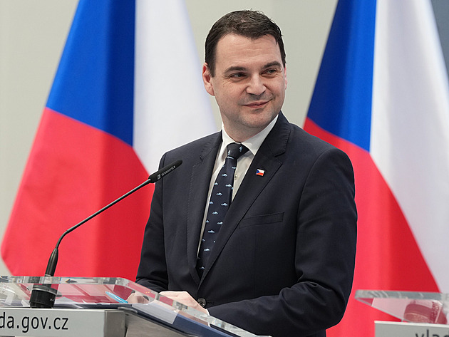 Macinka v Berlíně uctí památku popravených Čechů, setká se se svým protějškem