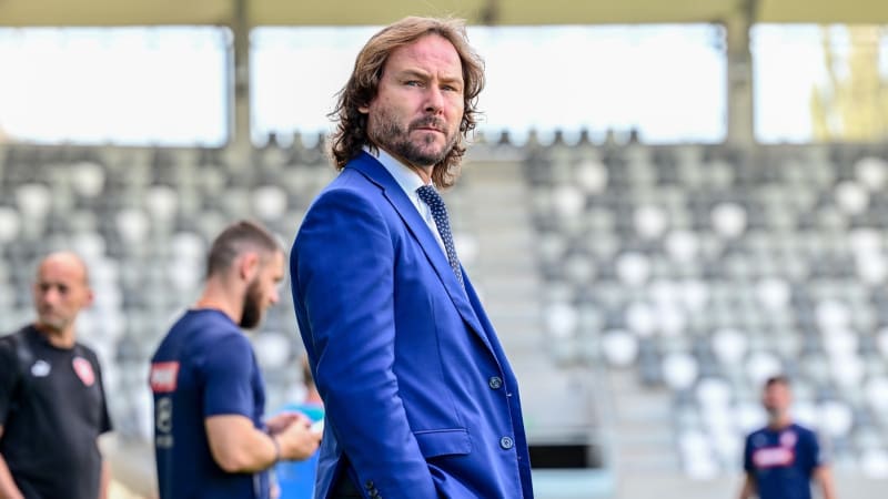 Pavel Nedvěd opouští hradecký fotbal. Svého podílu se zbavil, v klubu se změnily poměry