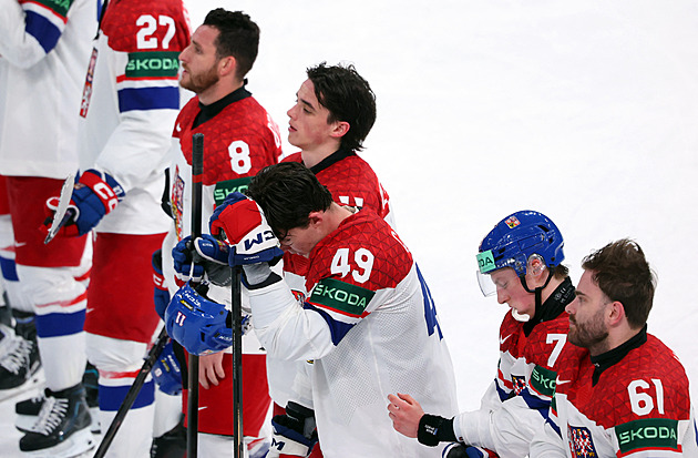 Česko - Finsko 1:4. Dlouho nuda, pak smůla. Hokejisté na zpackaném MS končí