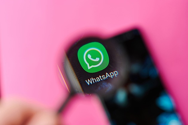 EK vyslyšela stížnosti. Nařídila Metě obnovit bezplatný přístup AI konkurence k WhatsAppu