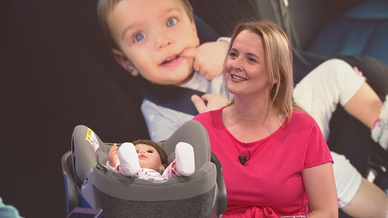 Nejbezpečněji se děti vozí zády. Expertka popsala, jak správně používat autosedačku