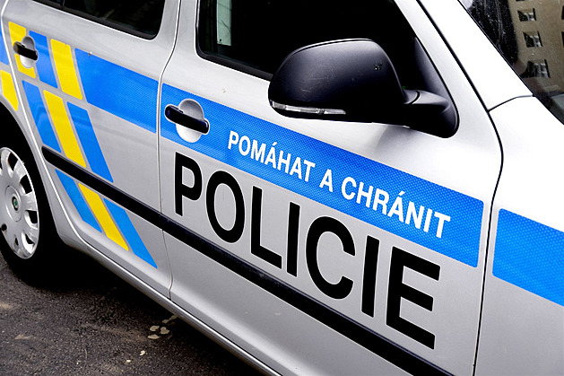Školačka se šla vykoupat k jezu, domů už nepřišla. Pátrala po ní policie