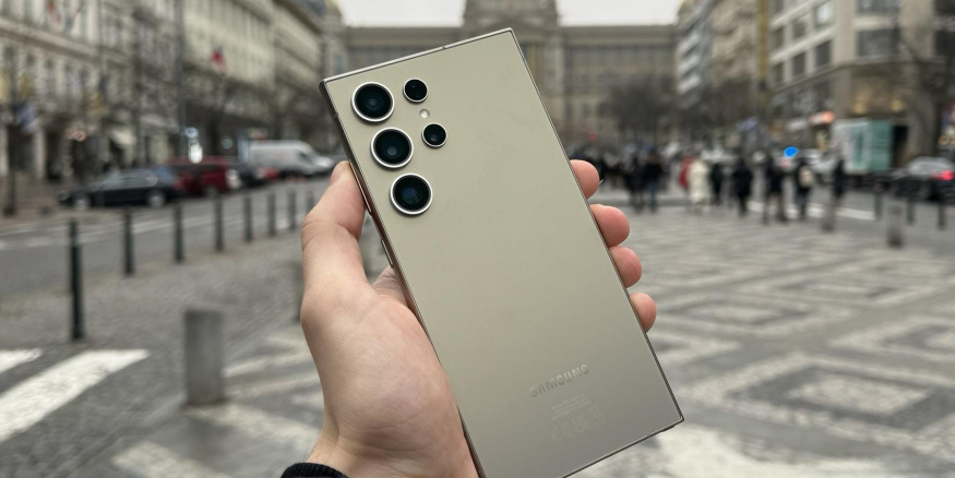 Vlajky Galaxy S24 Ultra a S25 Ultra opět v problémech: možným viníkem je červencová aktualizace
