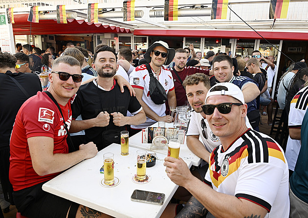 Němci se dřív z dovolených vraceli s pocitem převahy. Teď vidí svůj úpadek