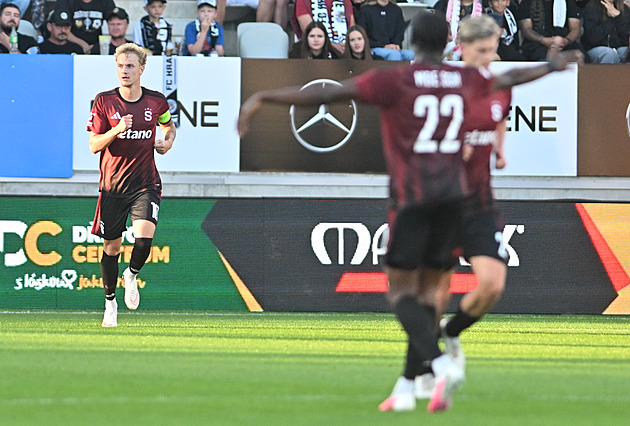 Hradec - Sparta 2:1, rychlé góly a cenný skalp. Hosté počtvrté padli a jsou až desátí