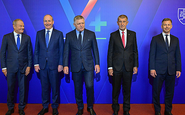 Babiš v Bratislavě jedná s premiéry V4. Mají řešit ceny paliv i unijní rozpočet