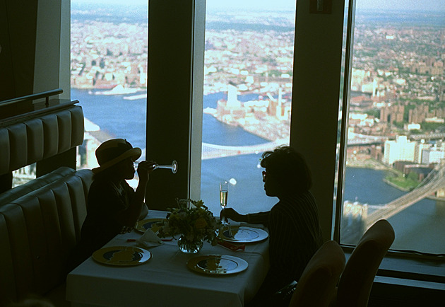 Dívat se shora na mraky. Jak restaurace na vrcholu WTC navždy změnila New York