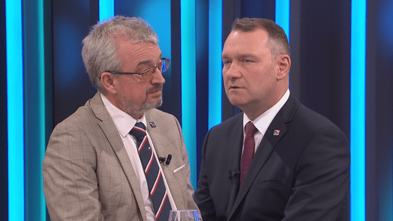 Hádka o deficit: Nasekali jste dluhy, tvrdí Fiala. 389 miliard je neschopnost, opáčil Benda