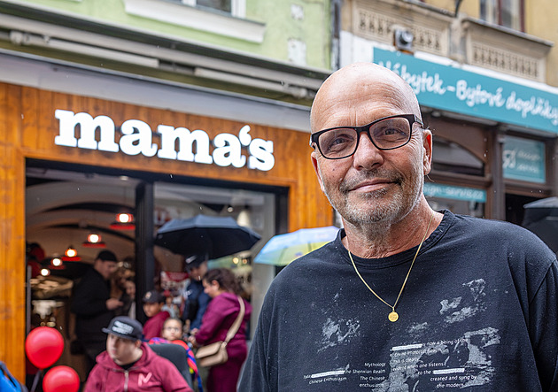 Restaurační byznys čekají těžké časy, říká Pohlreich. A přiznal, jaký burger jí nejraději