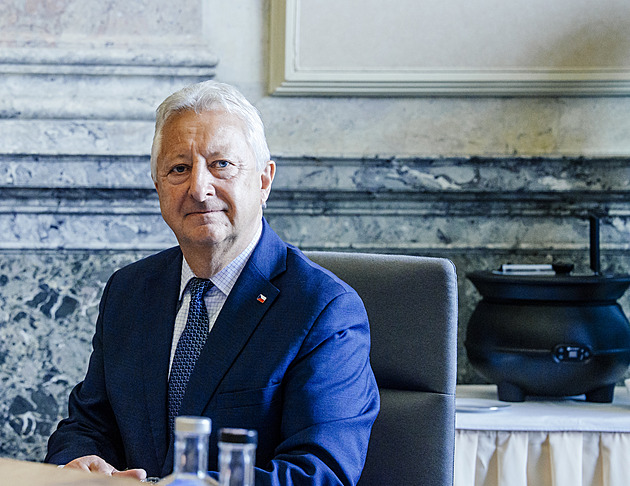 Ministerstvo kvůli nedostatkům zrušilo tendr na obrněná vozidla. Vyhlásí jej znovu