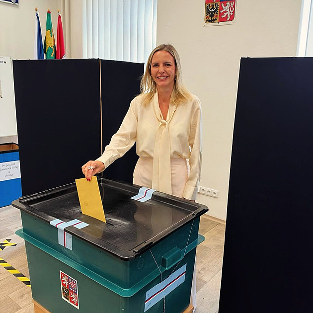 Tsoukernik volila se žlutou obálkou místo šedé. Ministerstvo řeklo, zda hlas platí
