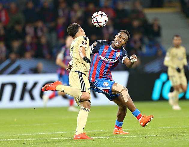 I hlavní tahoun koeficientu strádá. Plzeň se učí být bohatá, český fotbal ale trpí
