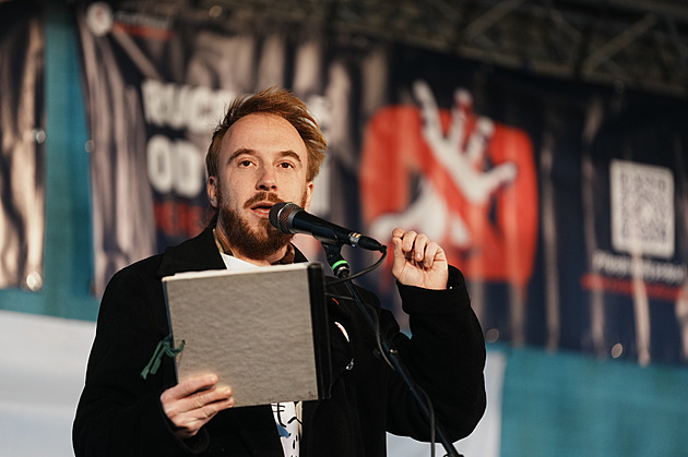 Nezveřejnili jsme Babišovo číslo, nerozdmýcháváme násilí, ohradil se spolek