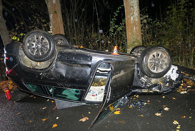Host ukradl majiteli penzionu auto. Po bouračce se vrátil, jako by se nic nestalo